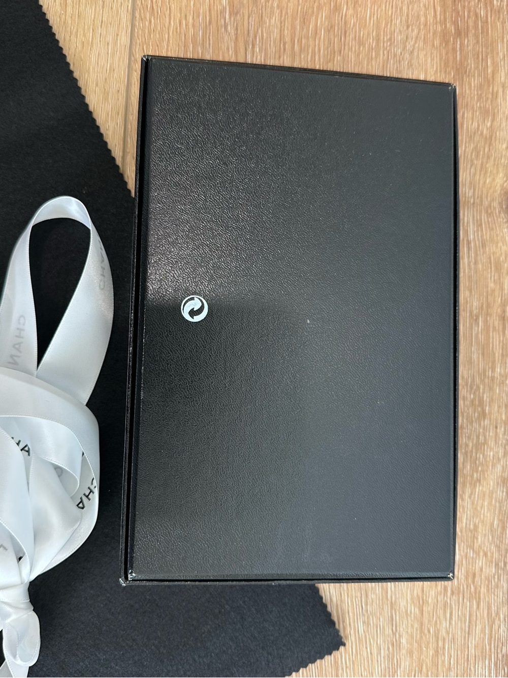 AUTHENTIC CHANEL wallet box, ribbon, black felt and card. - Picture 9 of 10